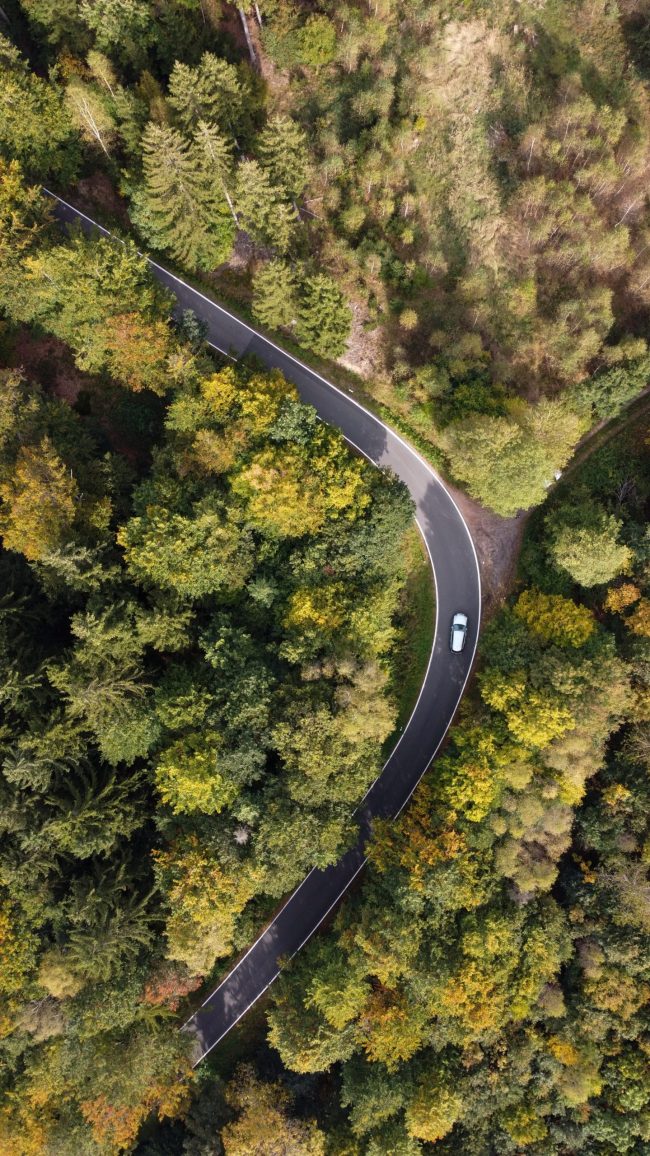 luca-j-YjwJTbe0jjE-unsplash-scaled